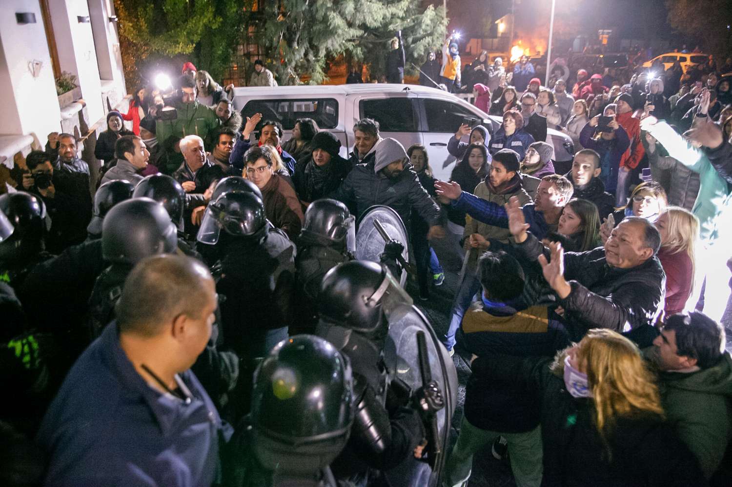 Macri repudió los incidentes en Río Gallegos: “Es grave el ataque a la residencia”