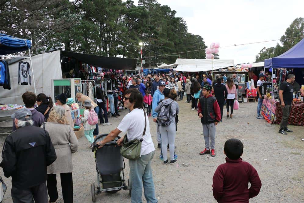 La Feria Mercantil estuvo colmada de público durante el fin de semana extra largo