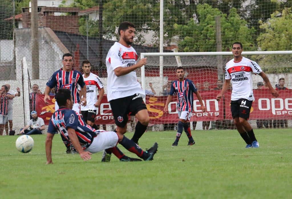 Independiente y Ferro disputan el postergado de la Unión Regional Deportiva