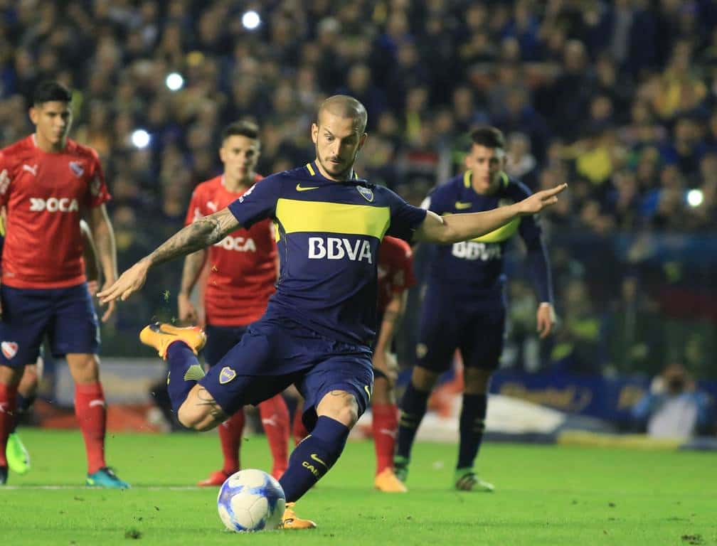 Boca goleó a Independiente  y se consolidó en la punta