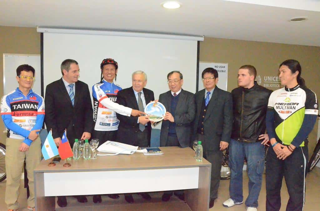 Universidad de Quemoy y Unicén  firmaron acuerdo de cooperación