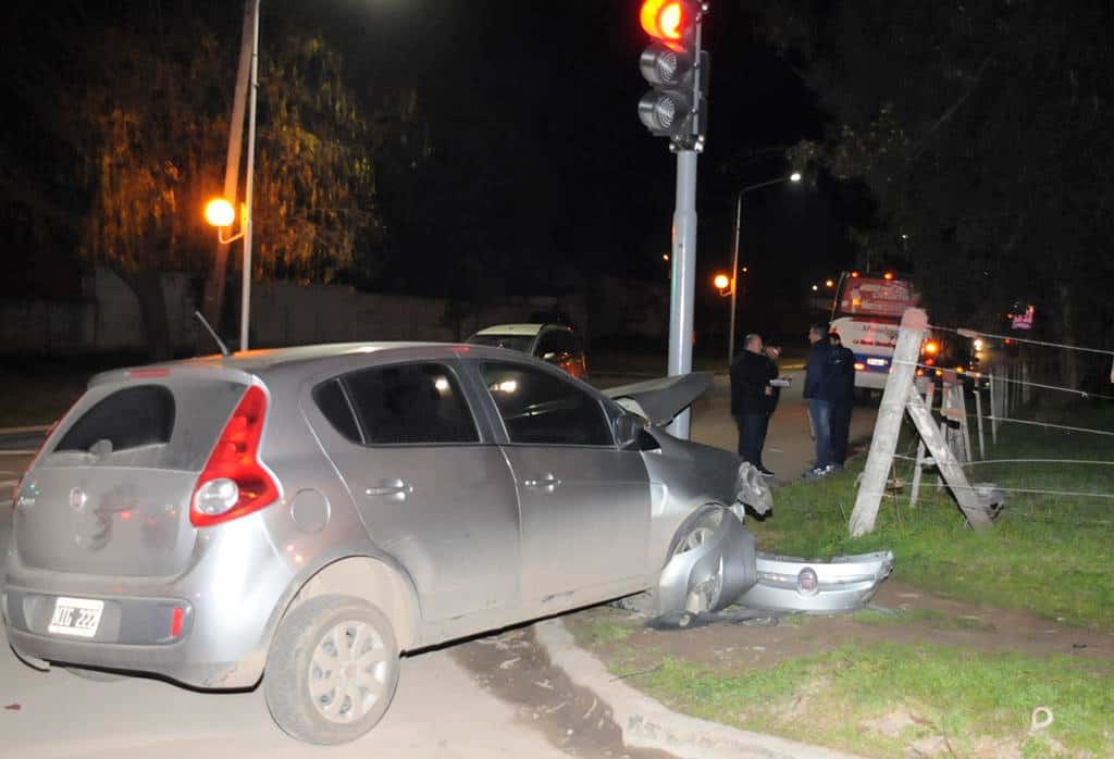 Dos mujeres, con heridas  luego de una colisión entre  un colectivo y un auto