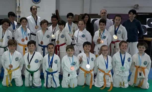 Medallas para Tandil en  otro torneo de taekwondo