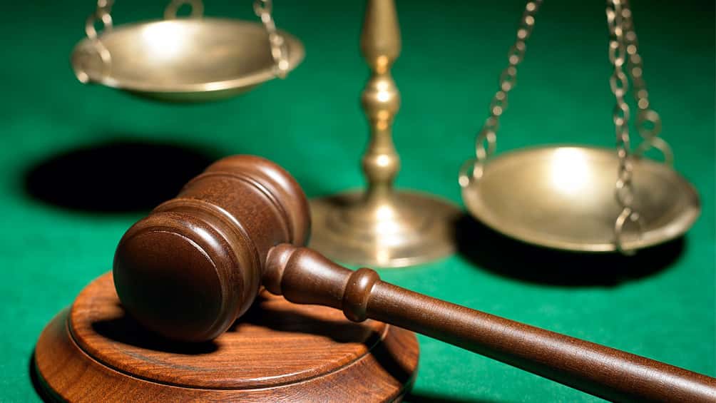 Rige la ley que regula los honorarios de abogados y procuradores