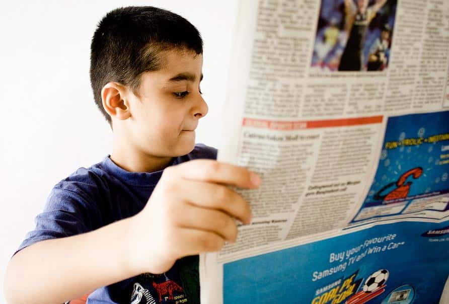 Los modos de leer de los adolescentes y cómo  se relacionan con el papel y las pantallas digitales