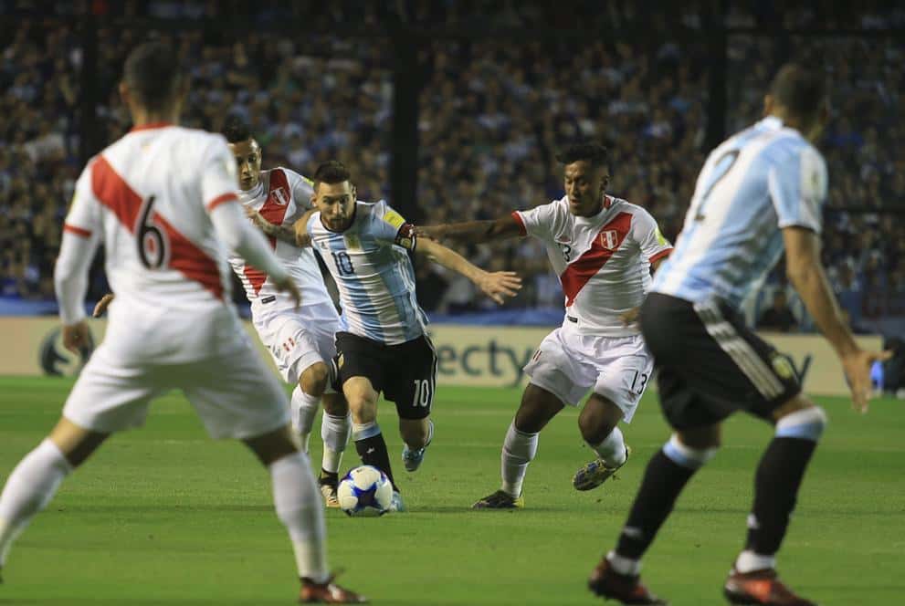 Argentina falló en la definición, empató sin goles con Perú y sigue en situación incómoda