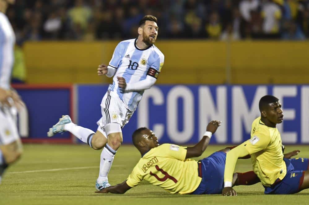 Con un Messi inconmesurable, Argentina  ganó en Ecuador y se clasificó al Mundial
