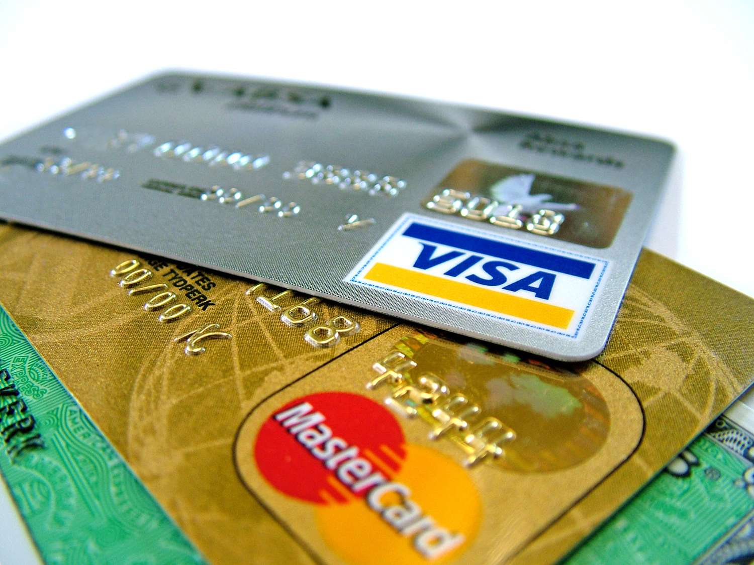 El Banco Central extendió hasta el 13 de abril el pago del resumen de las tarjetas de crédito