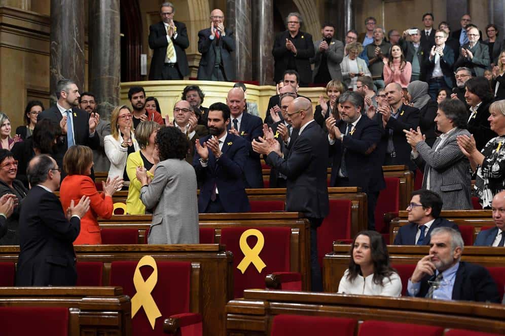 Los independentistas catalanes  toman el control del Parlamento