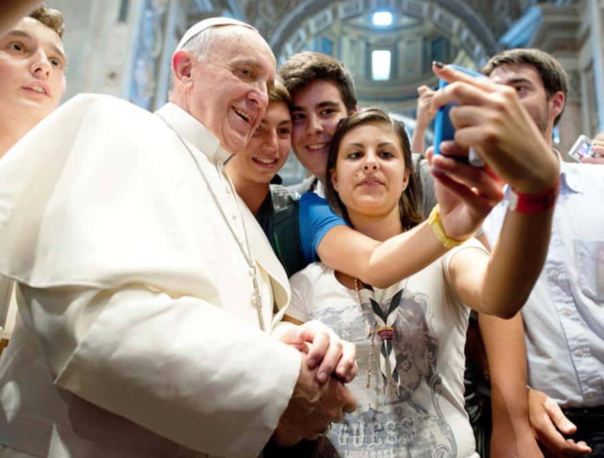 Cómo funcionan las redes  sociales del papa Francisco