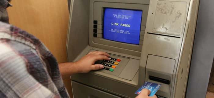 Asociación de bancos anunció que se reforzará carga de cajeros automáticos