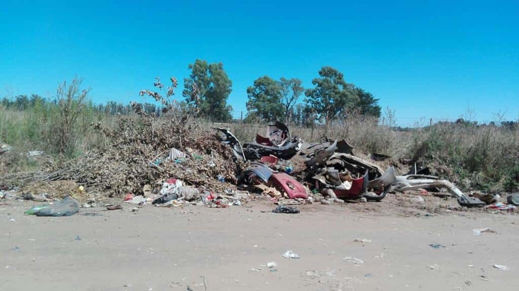 El municipio alertó sobre desconocidos  que arrojan basura en la vía pública y  pidió la colaboración de la comunidad