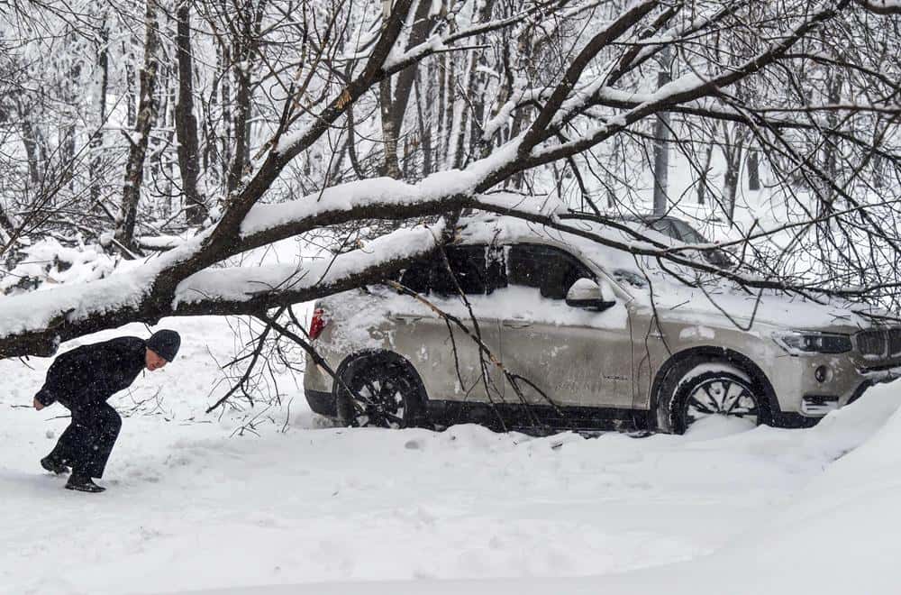 Moscú afectada por su mayor nevada en 100 años