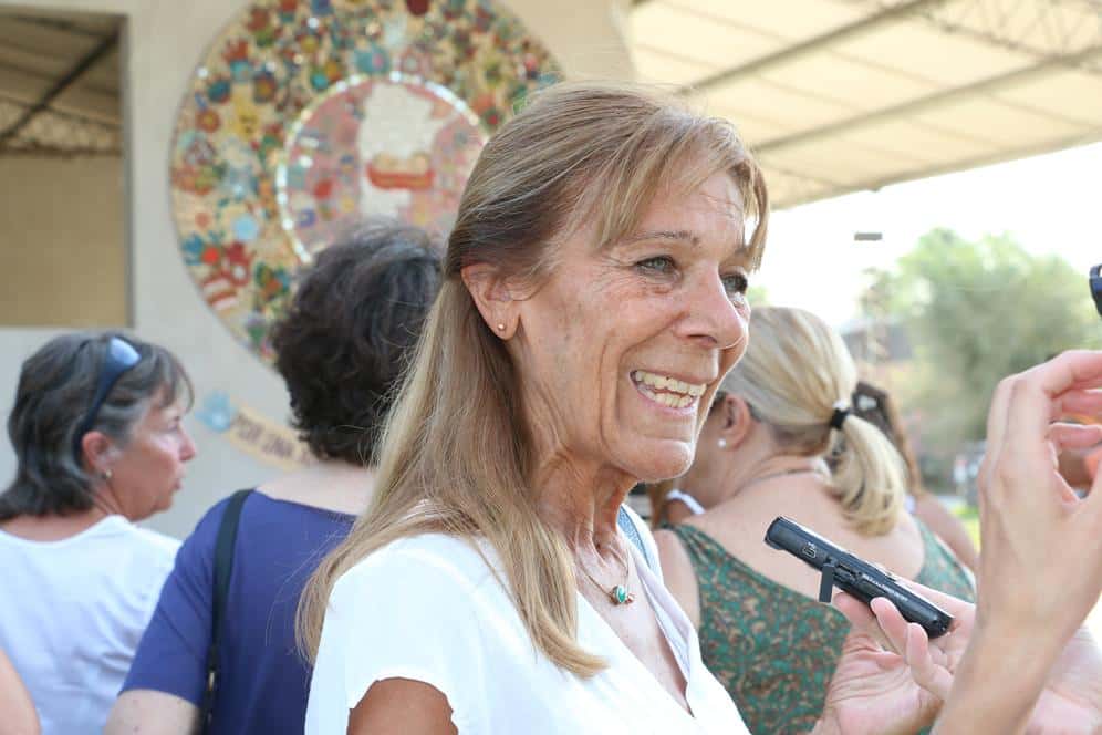 Se inauguró el mural de manitos  en Conin bajo el lema “Por una  Argentina sin desnutrición”