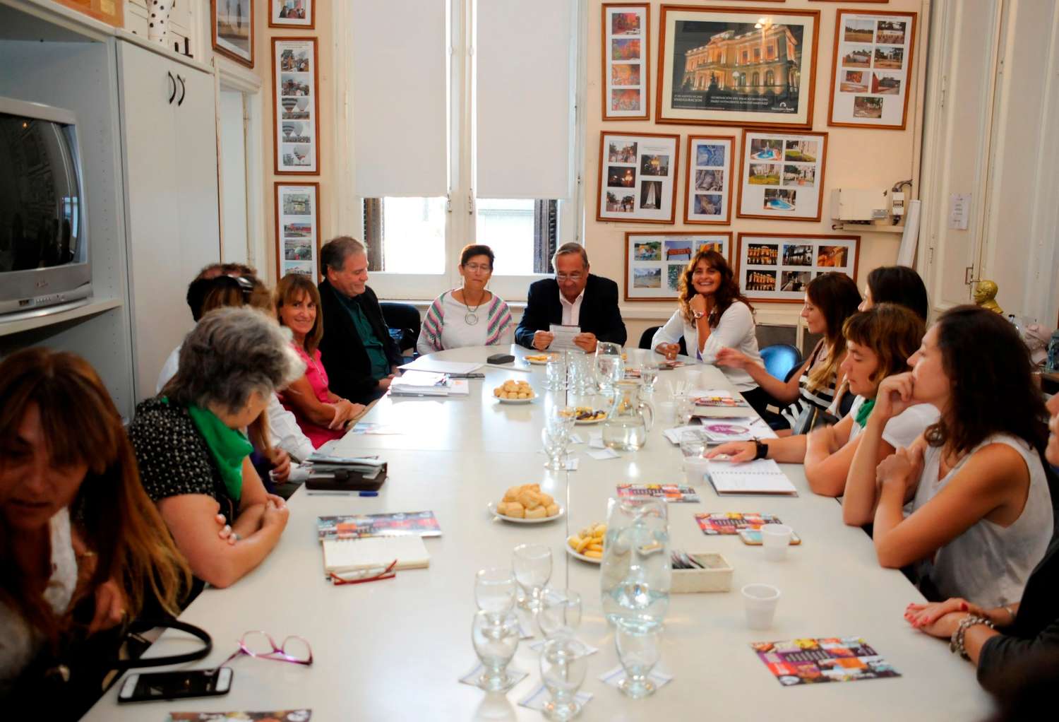 El intendente y su gabinete mantuvieron una mesa diálogo con mujeres de diferentes sectores de la ciudad