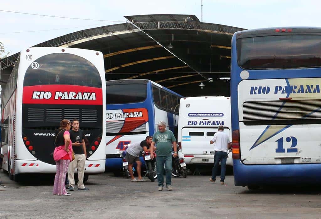 Se destrabó el conflicto de Río Paraná y los colectivos volvieron a salir a  las rutas con el servicio normalizado