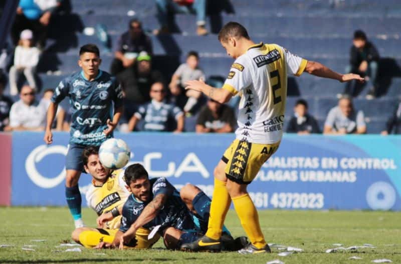 Santamarina cerró su quinta temporada en el Nacional con una derrota en Mendoza