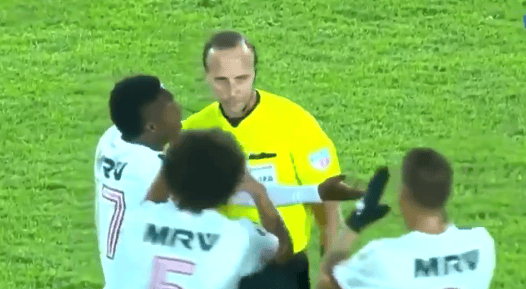 Polémica por un gol anulado en el final de Independiente de Santa Fe-Flamengo por la Copa Libertadores