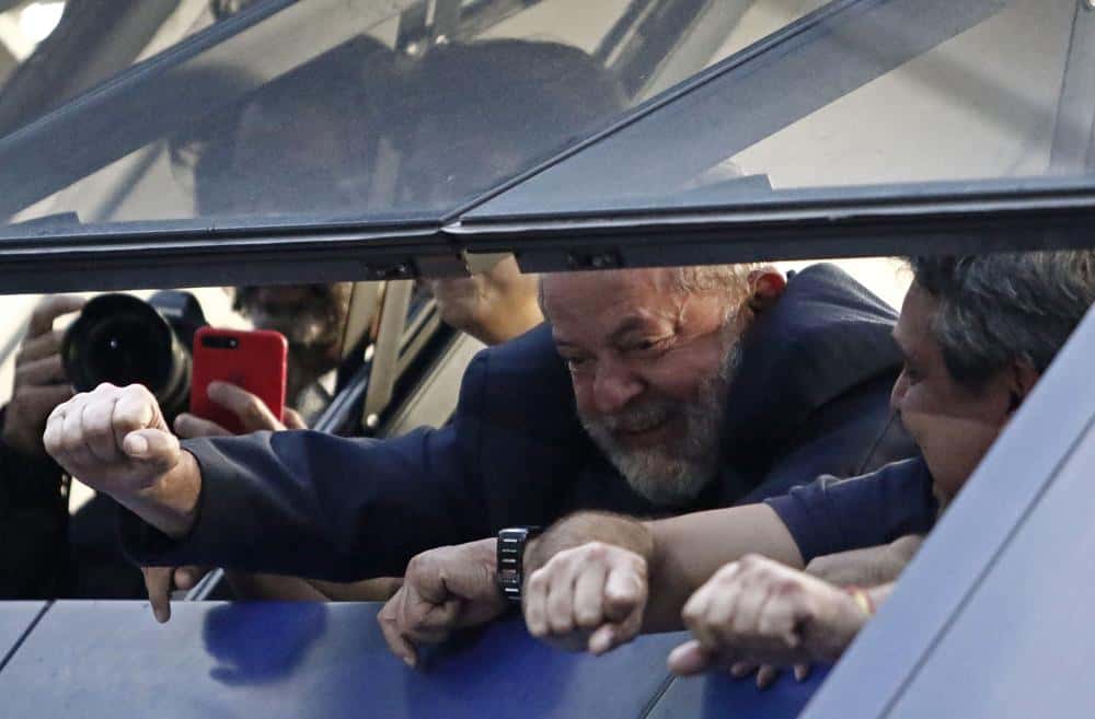 El expresidente Lula hizo caso omiso  del plazo para entregarse a la justicia