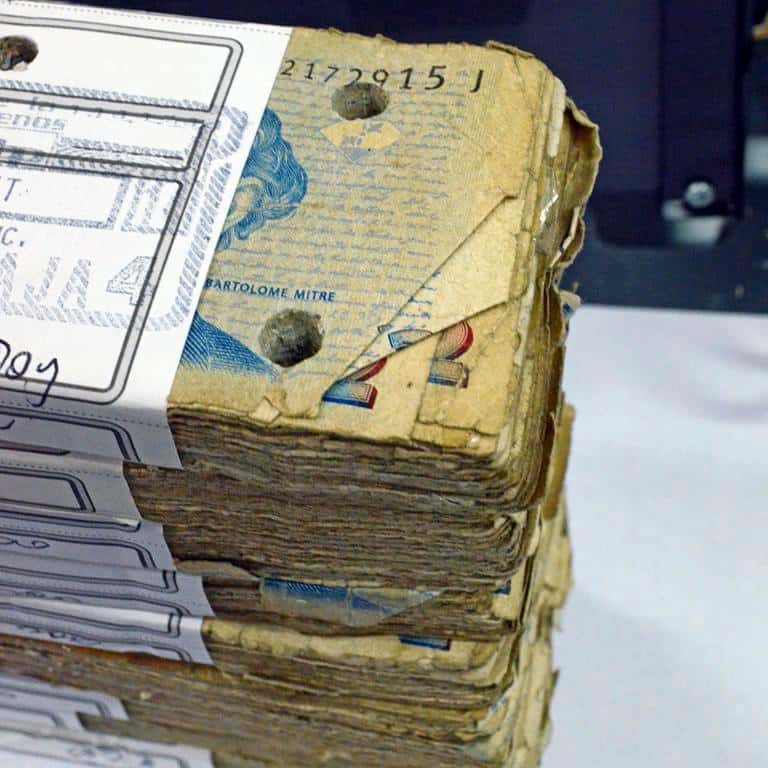 Extendieron al 31 de mayo el canje  de los billetes de 2 pesos en bancos
