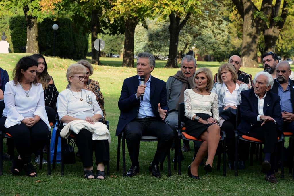 El Presidente recibió en la Quinta de Olivos a  familiares de los soldados caídos en Malvinas