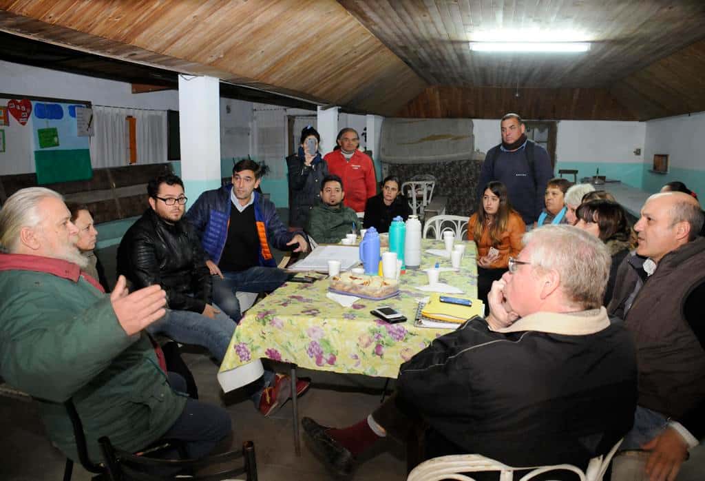 Vecinos de El Tropezón que quedaron excluidos de  la urbanización reclaman que los tengan en cuenta