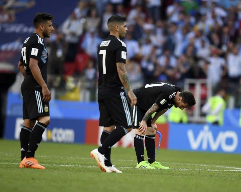 Con errores y falta de ideas, Argentina sólo pudo igualar con Islandia en el debut