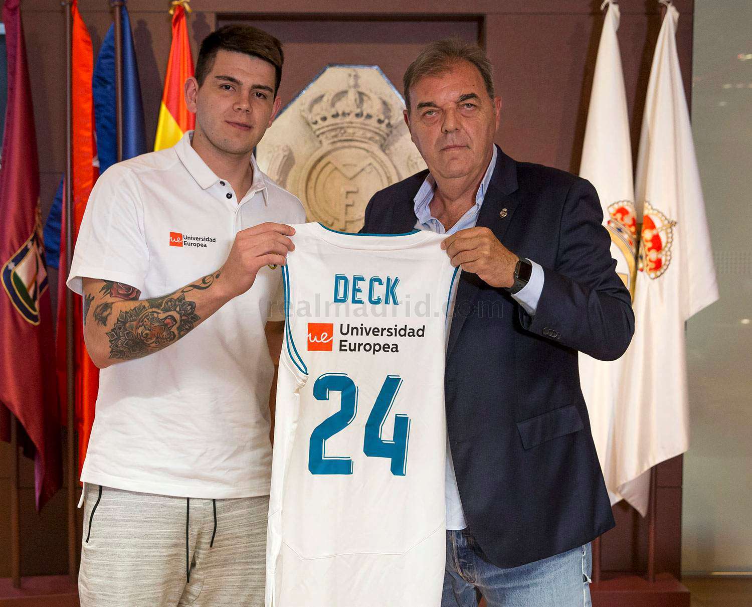 Real Madrid anunció la firma de contrato de Deck