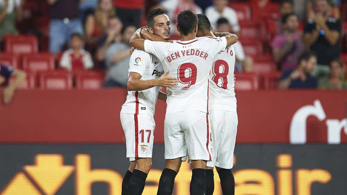 Franco “Mudo” Vázquez anotó para Sevilla, que goleó de local