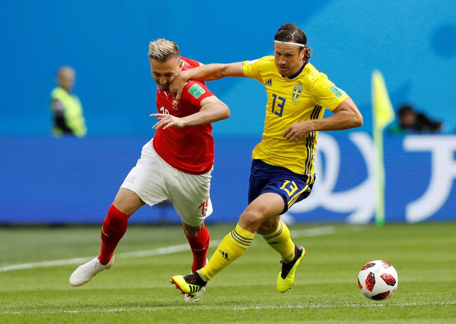 Suecia sigue adelante en Rusia al vencer a Suiza
