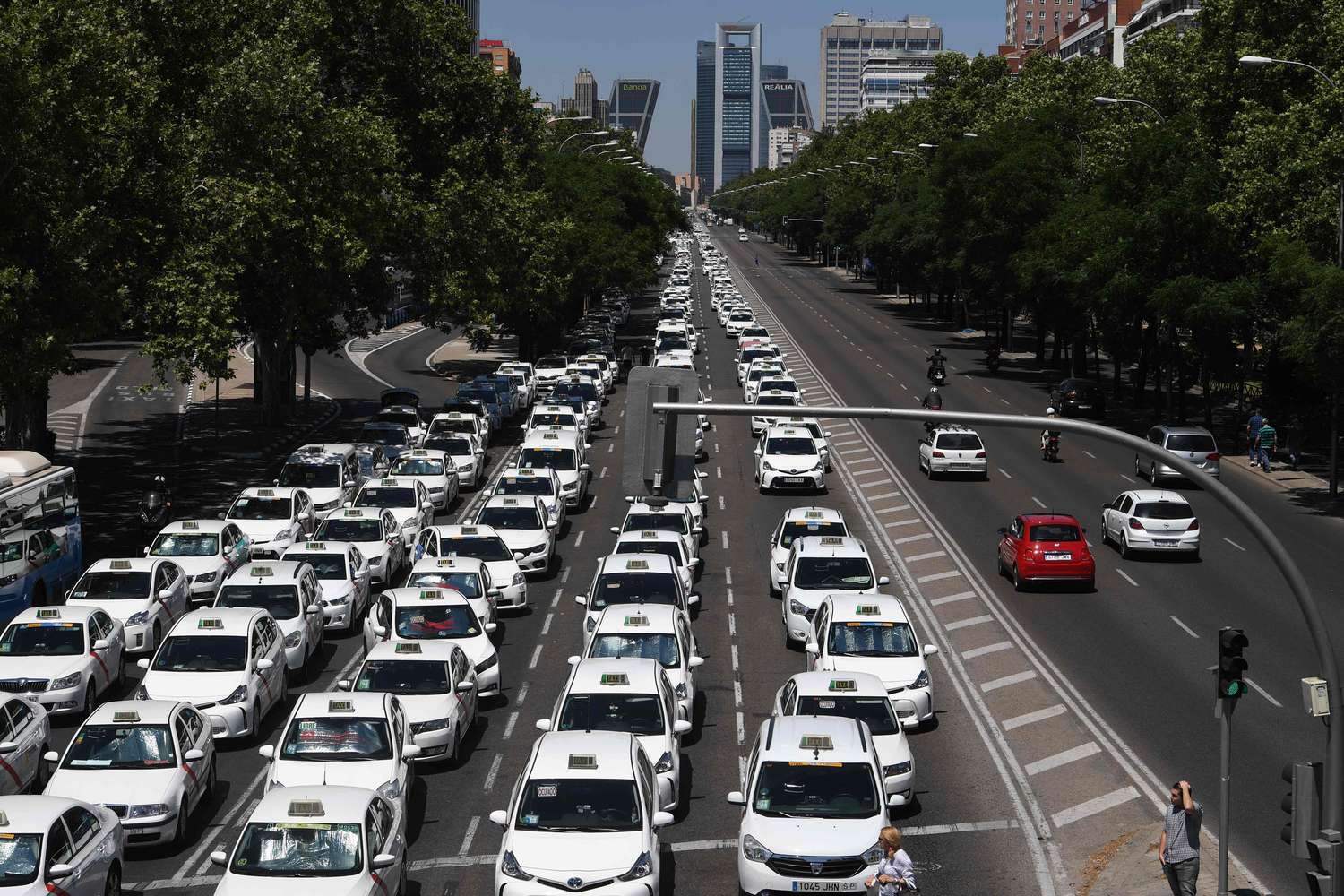 Taxistas españoles expandieron su huelga
