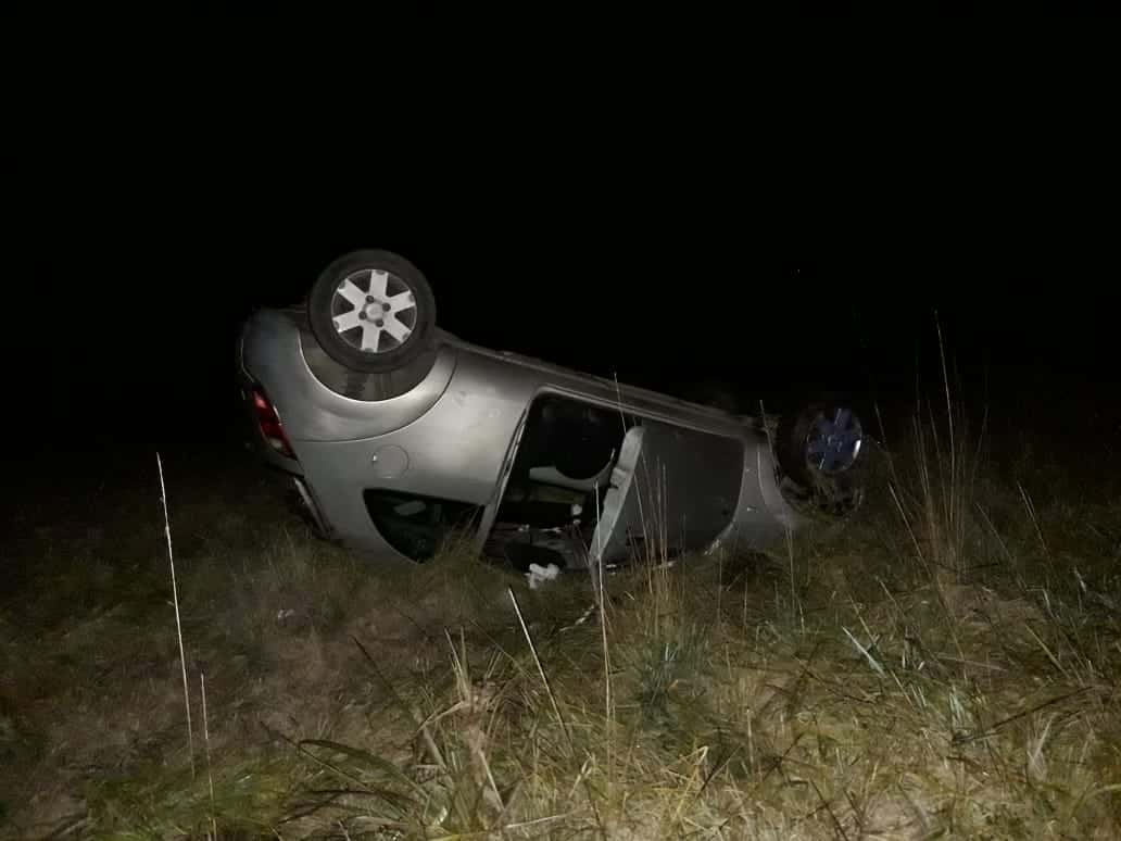 Una pareja de tandilenses sufrió un accidente en la Ruta 30 al chocar contra un carpincho