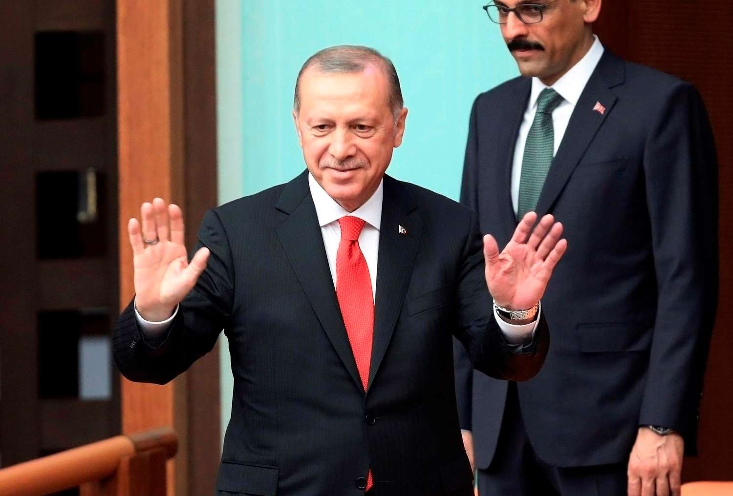 La lira turca se desploma y Erdogan denunció una “guerra económica”