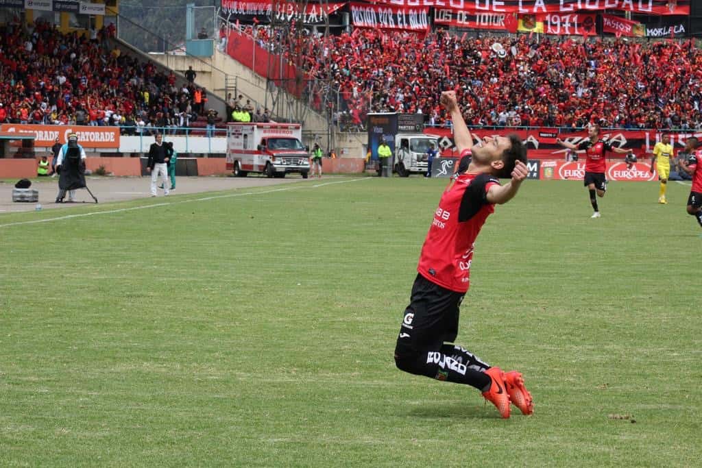 Gol de Emmanuel Martínez en el empate de Deportivo Cuenca