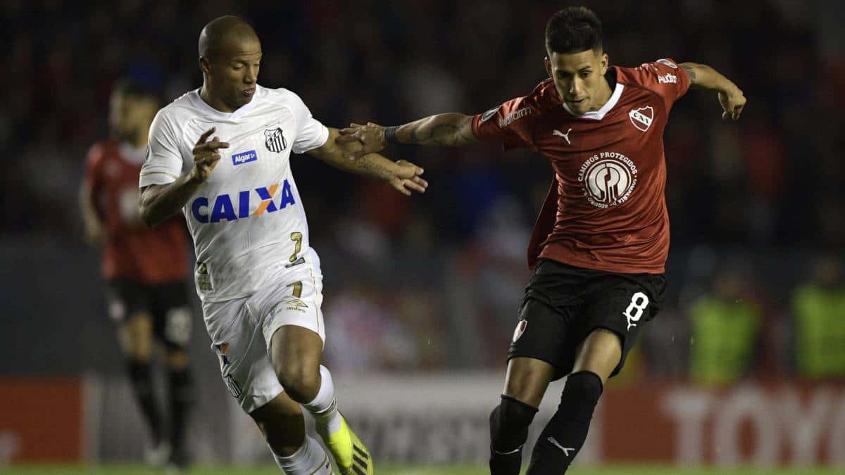 Independiente podría ganar el partido por la mala inclusión de Carlos Sánchez en Santos