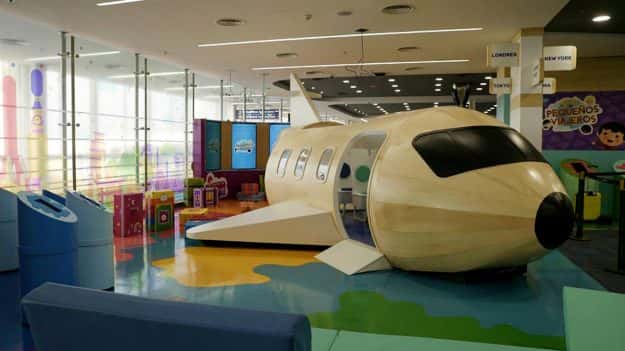 Con juegos y zonas especiales, Ezeiza quiere ser un aeropuerto “kids friendly”