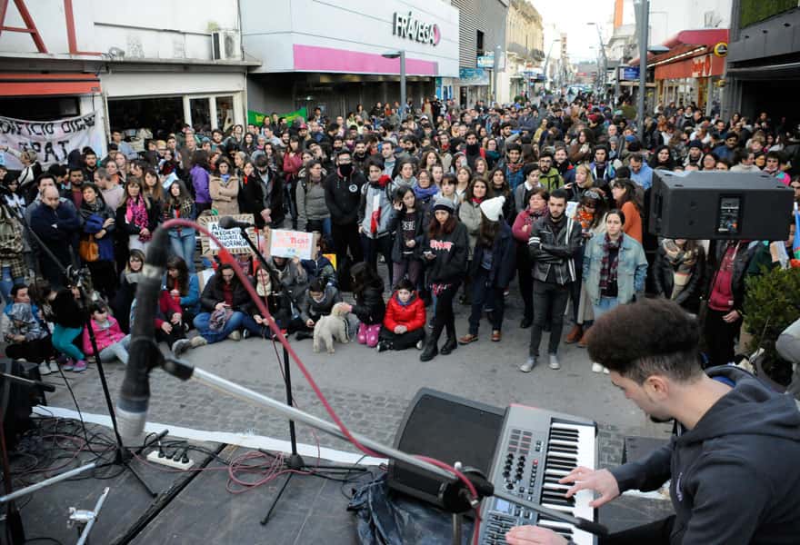 Tras quedar “en la calle” la  comunidad del Conservatorio realizó un festival para exigir respuestas