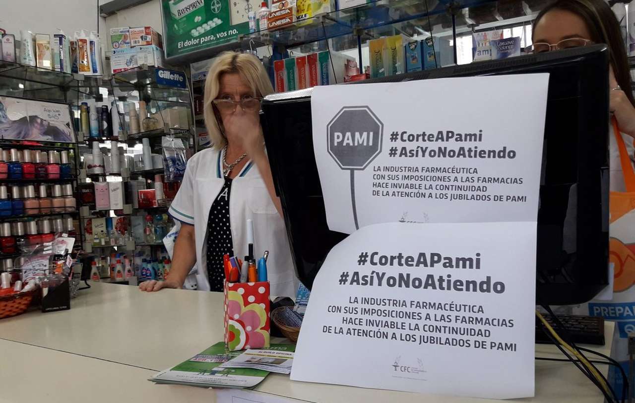 Interviene la Defensoría para destrabar el conflicto entre las farmacias y PAMI
