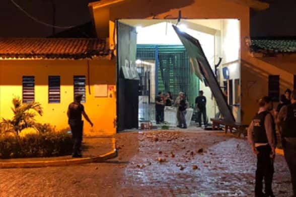 Un grupo comando liberó a 92 presos en una cárcel de Brasil