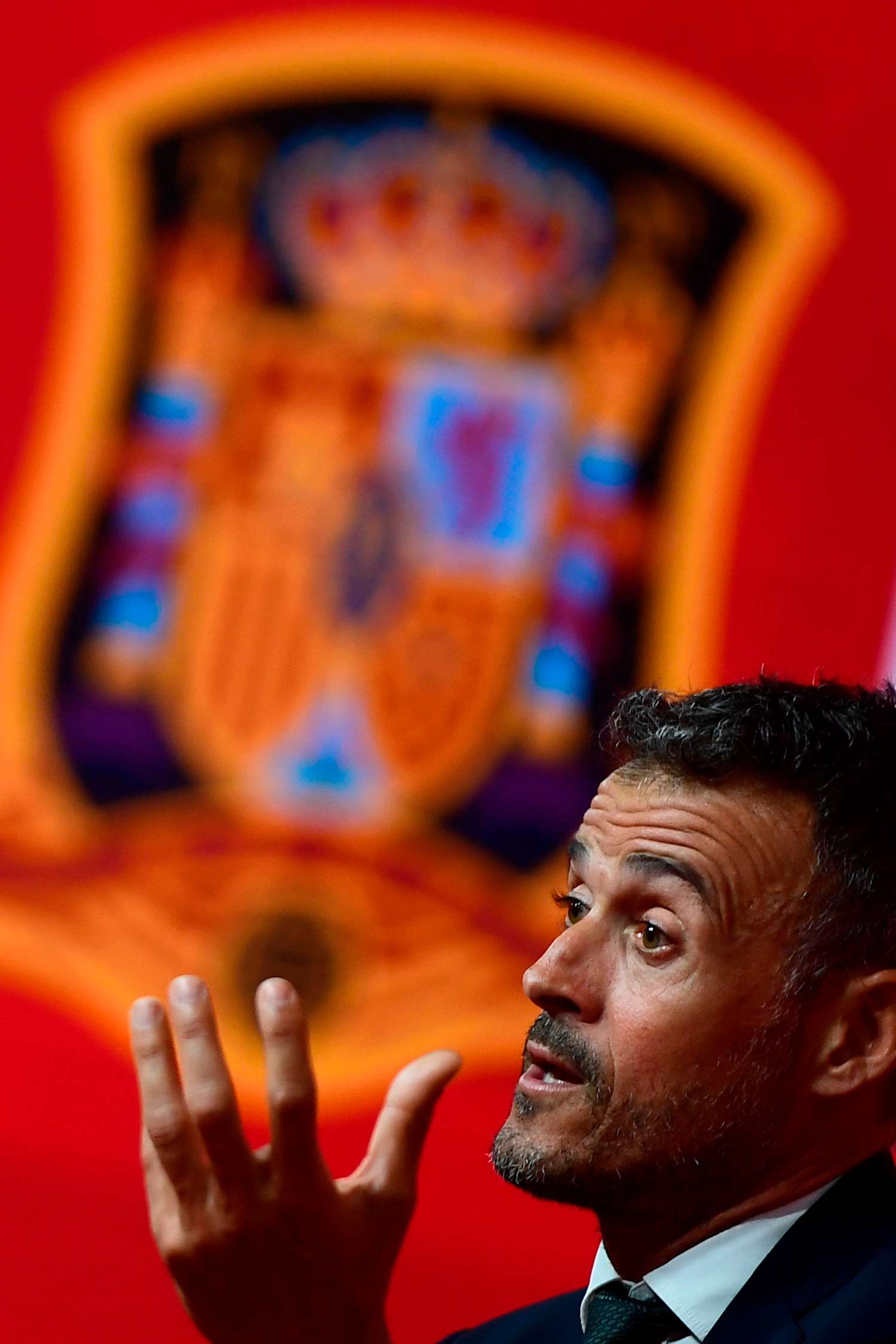 Con el debut de Luis Enrique, España se mide con Inglaterra
