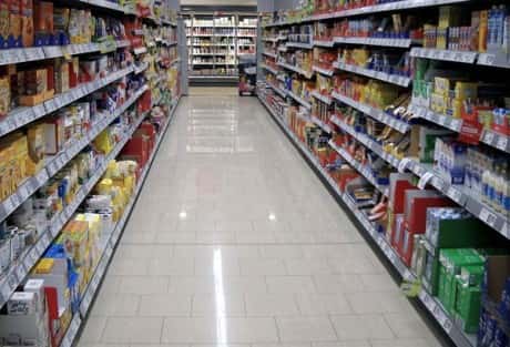 En abril, las ventas en shoppings cayeron un 22,9 por ciento y en supermercados un 12,6 por ciento