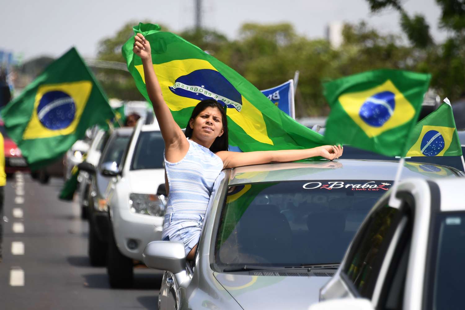 Los candidatos apuntaron a los indecisos, con miras a las elecciones presidenciales en Brasil