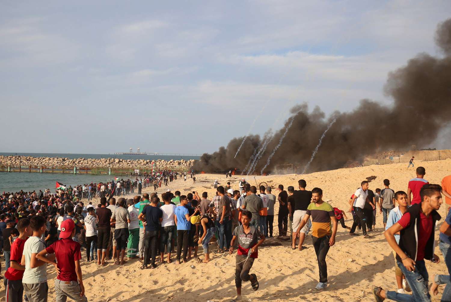 Palestinos se manifestaron en Gaza, en un clima de tensiones