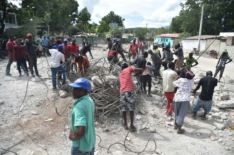 Un terremoto provocó al menos una docena de fallecidos en Haití