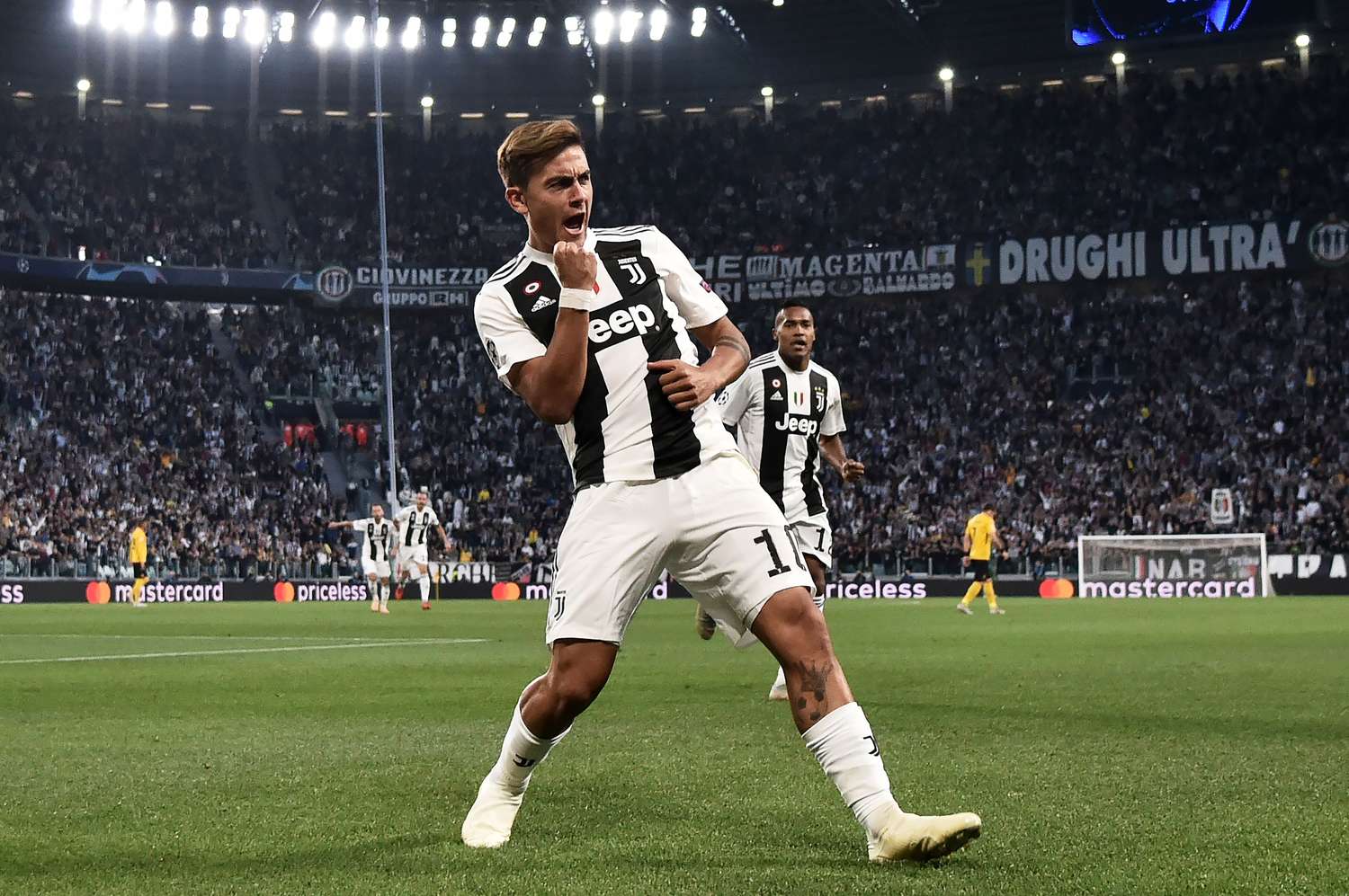 Juventus goleó de la mano de un Dybala fulgurante
