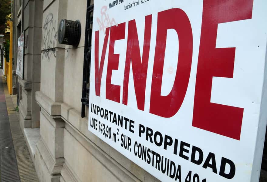 La compraventa de inmuebles cayó casi un 45 por ciento en Buenos Aires
