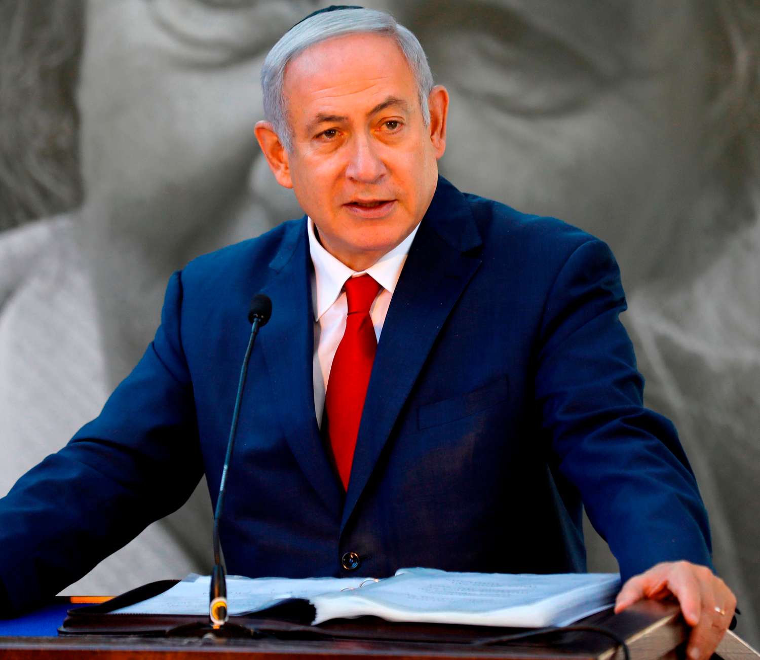 Netanyahu asumió la cartera de Defensa y se negó a llamar elecciones anticipadas