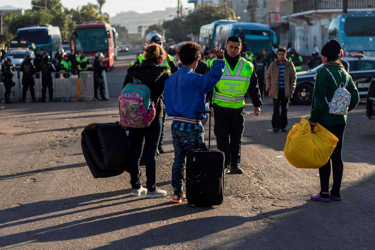 La caravana migrante cambió de albergue tras intensos chubascos