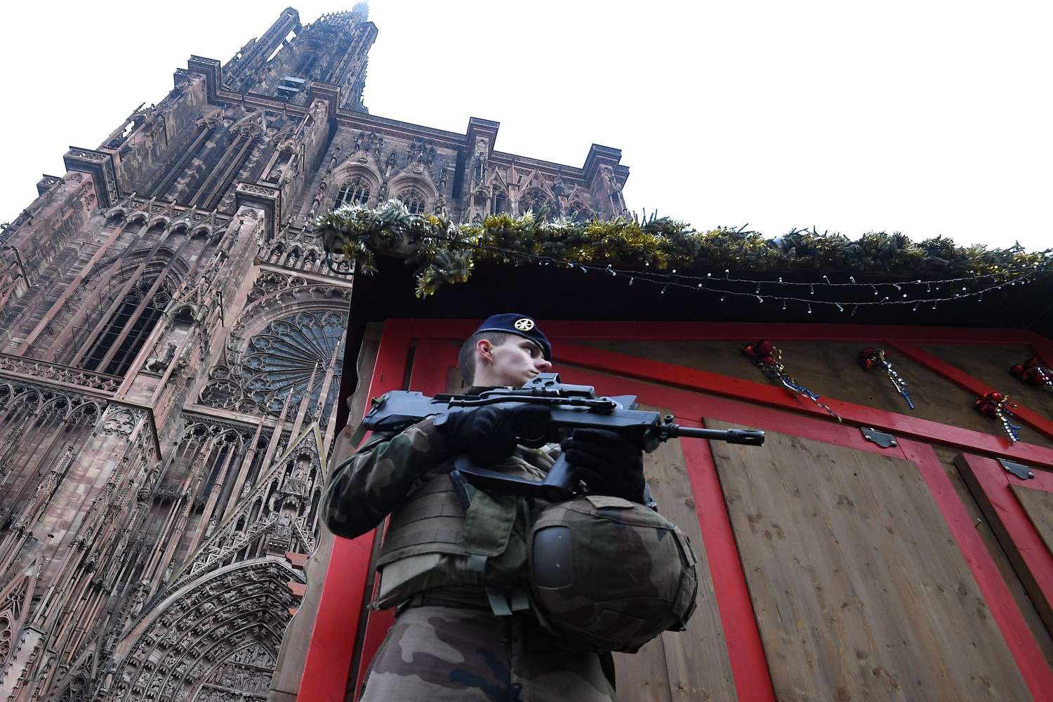 Sigue la búsqueda en Francia del autor del tiroteo en el mercado navideño de Estrasburgo