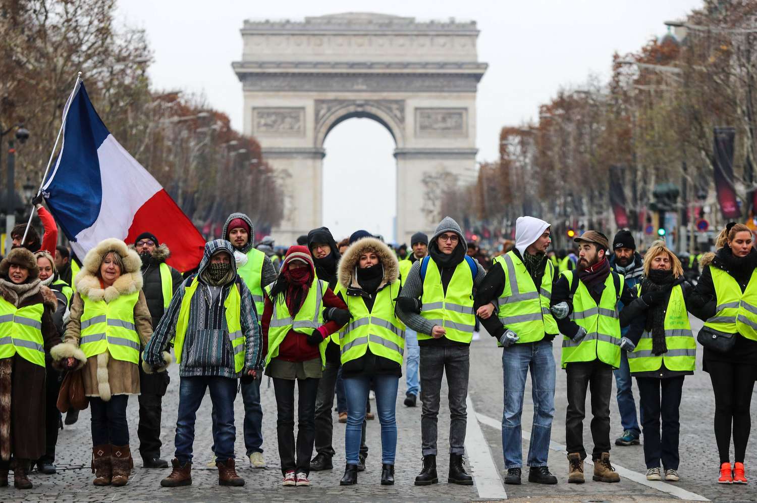 Los chalecos amarillos salieron a la calle en Francia por quinto sábado consecutivo